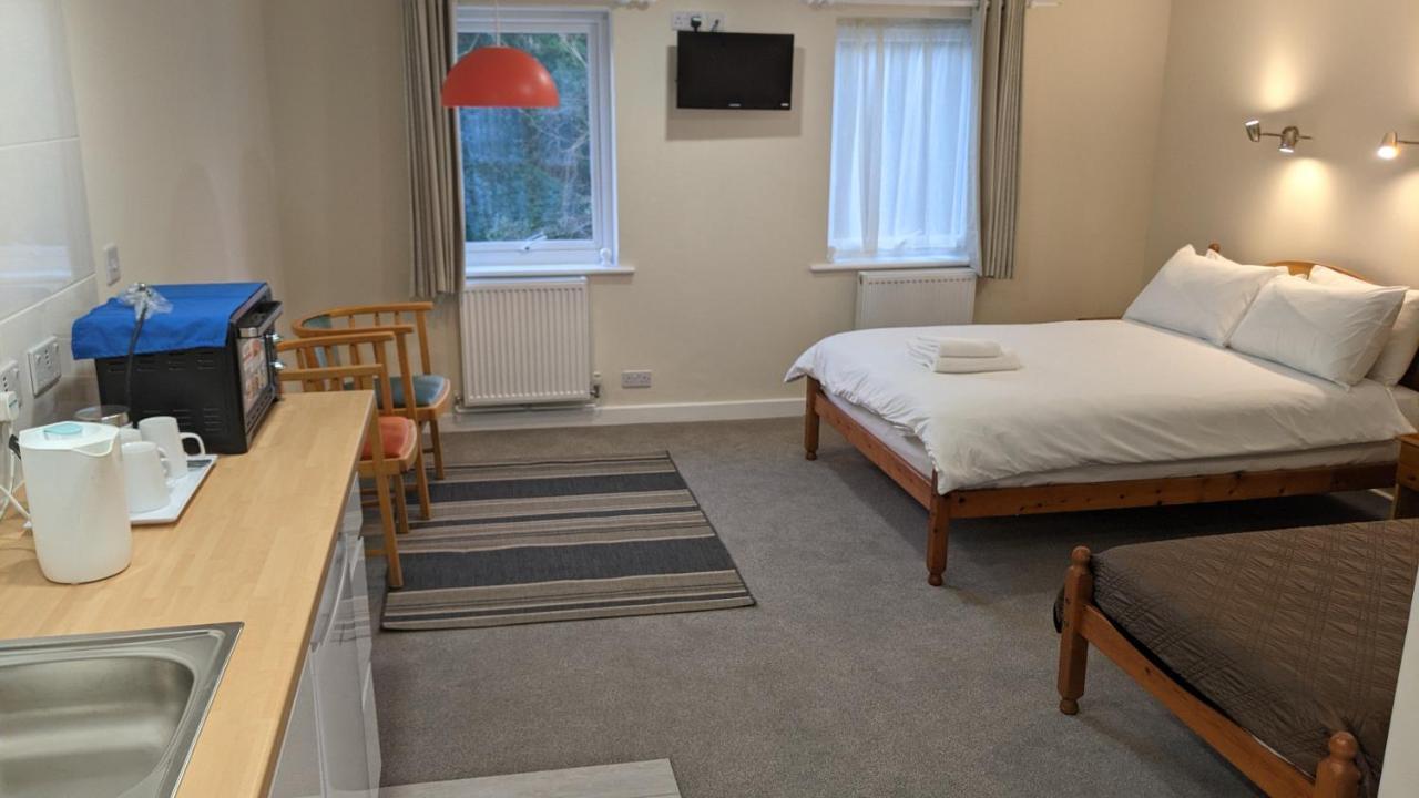 Ivybridge Guesthouse Fishguard Exterior photo