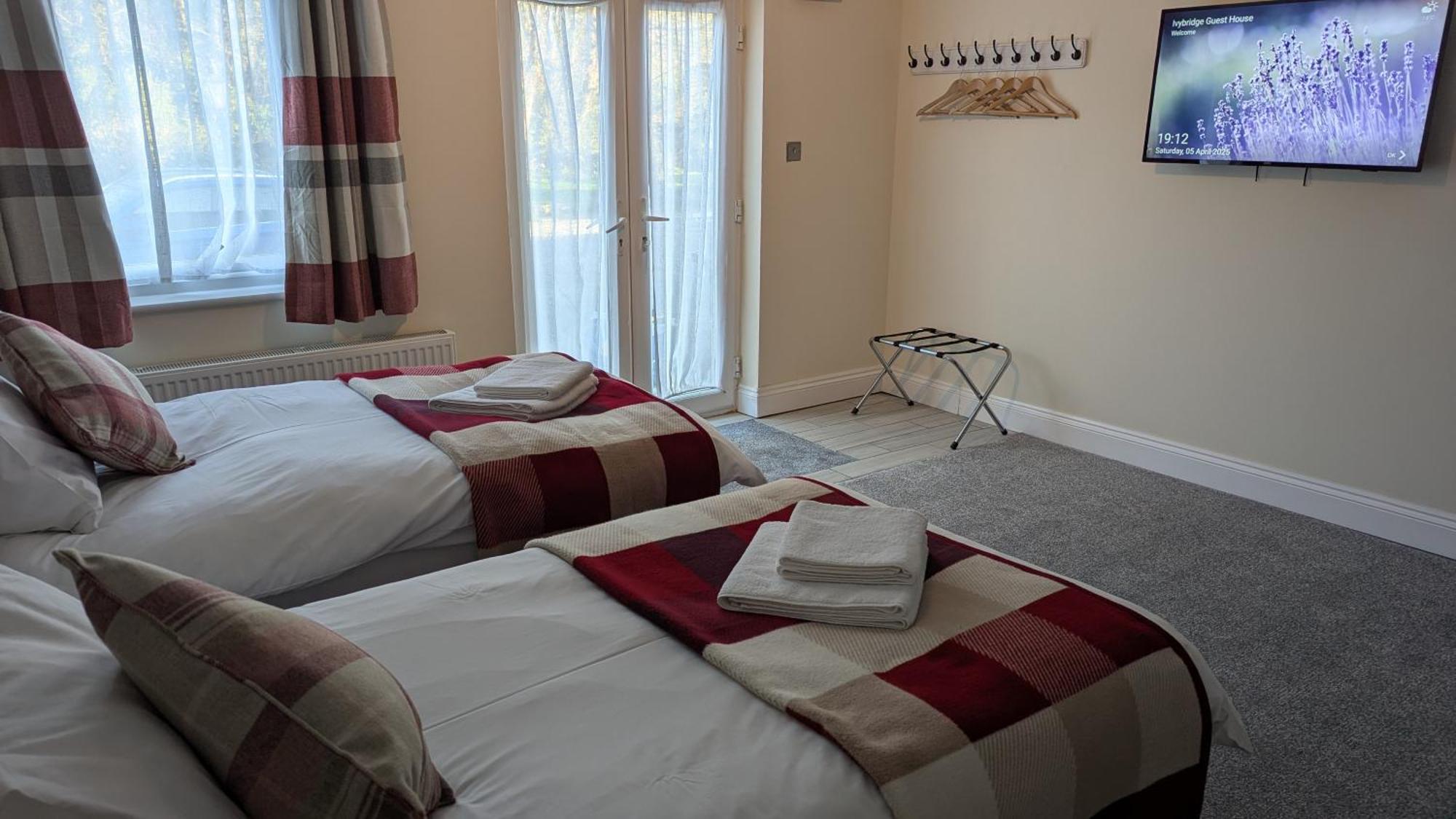 Ivybridge Guesthouse Fishguard Exterior photo