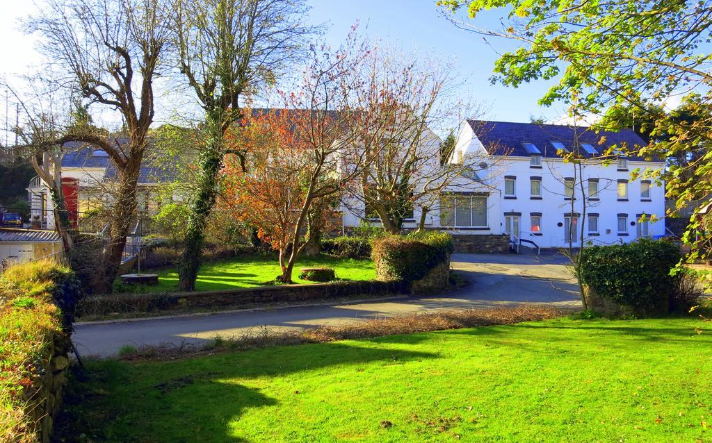 Ivybridge Guesthouse Fishguard Exterior photo